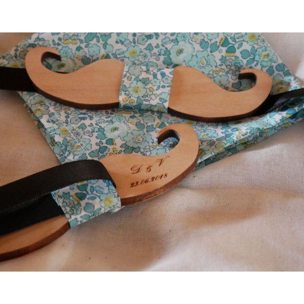 La&ccedil;o de bigode em madeira de cerejeira para personalizar gravata feita em Fran&ccedil;a