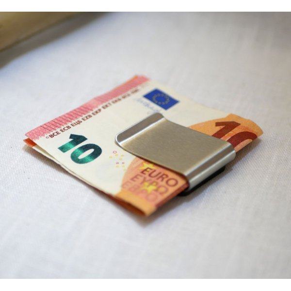 Clipe de madeira gravada para personalizar o dinheiro