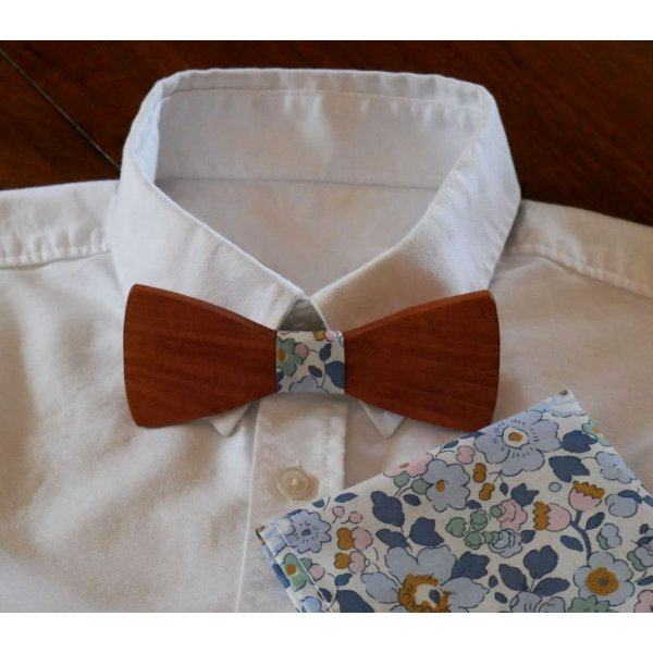 Saco de embraiagem Liberty Denim azul e la&ccedil;o de madeira personaliz&aacute;vel