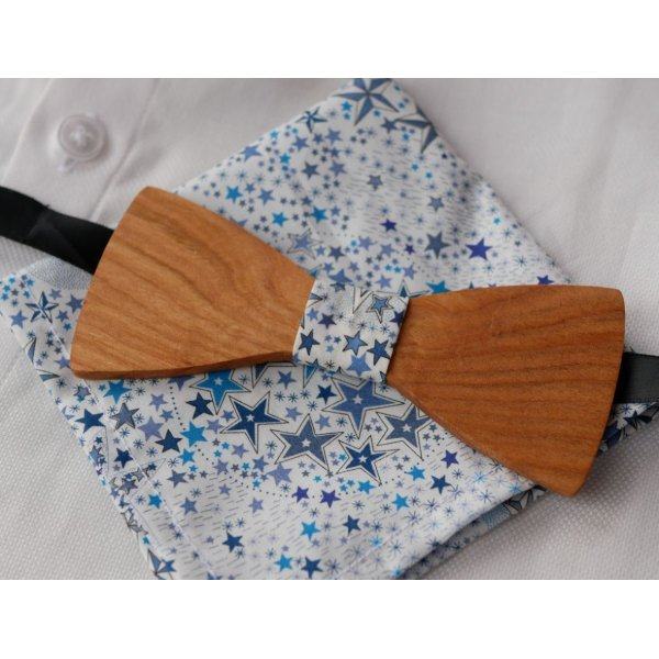 Pochette Liberty &eacute;toiles bleues  et noeud papillon en bois personnalisable