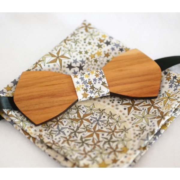 Estrelas castanhas Liberty personaliz&aacute;veis e bolsa de la&ccedil;o de madeira