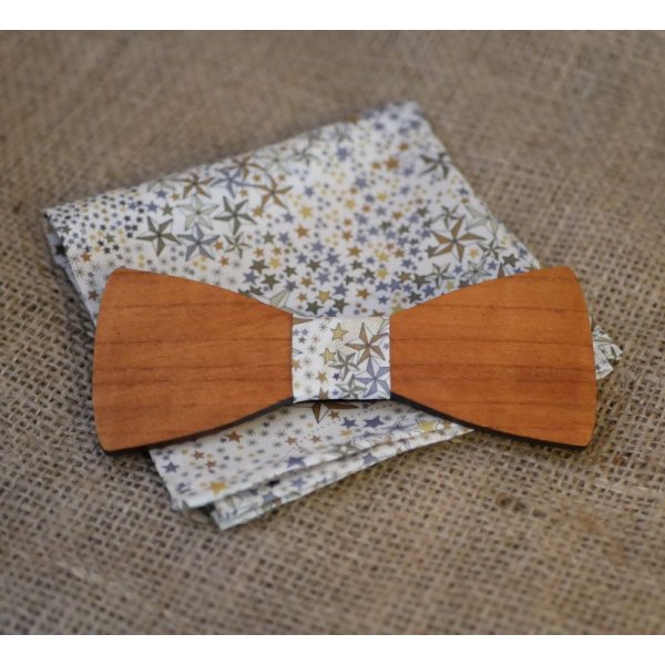 Estrelas castanhas Liberty personaliz&aacute;veis e bolsa de la&ccedil;o de madeira