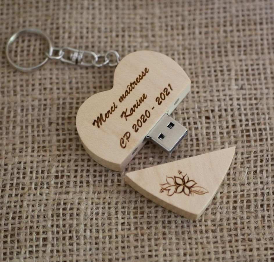 Unidade flash USB com coração de madeira gravado para personalizar 128 GB