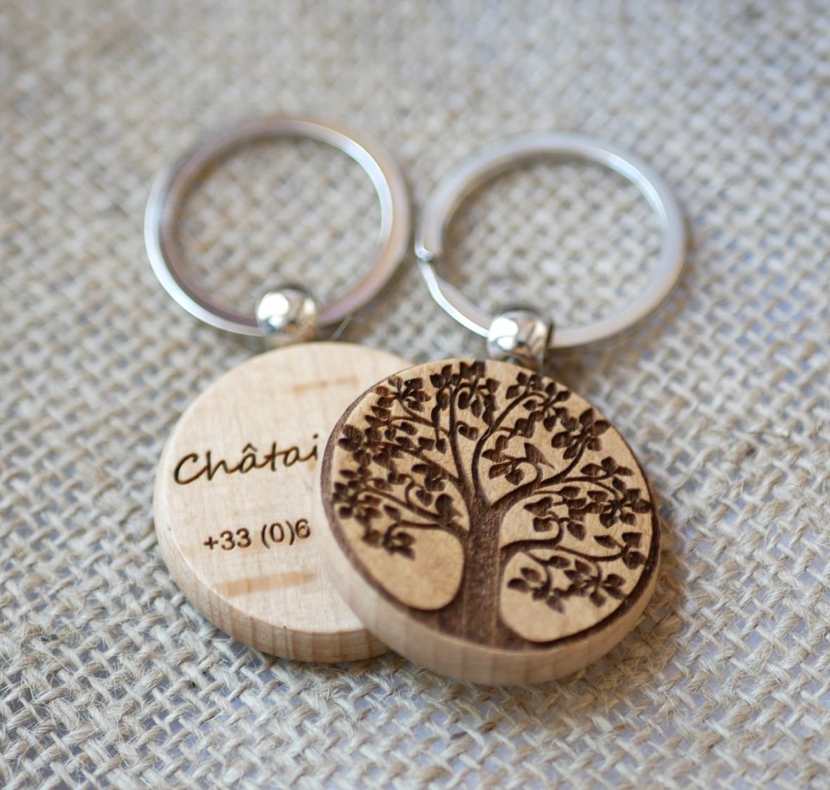 Porta-chaves redondo de madeira a personalizar através de gravura