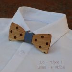 Gravata de madeira tingida com laço de madeira para personalizar