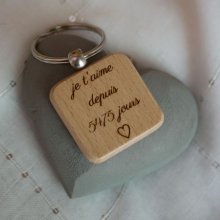 Porta-chaves quadrado de madeira a personalizar através de gravura