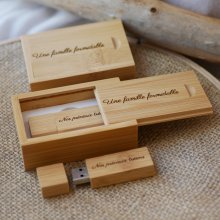 Chave USB 3.0 de 32 GB numa caixa de bambu para ser personalizada através de gravação 