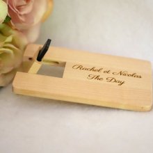 Cartão de madeira de bordo gravado com chave USB para personalizar