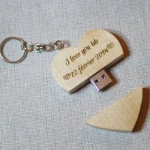 Unidade flash USB com coração de madeira gravado para personalizar 128 GB