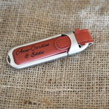 Chave USB 32Gb em estojo de couro castanho para personalizar