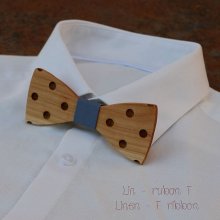 Gravata de madeira tingida com laço de madeira para personalizar