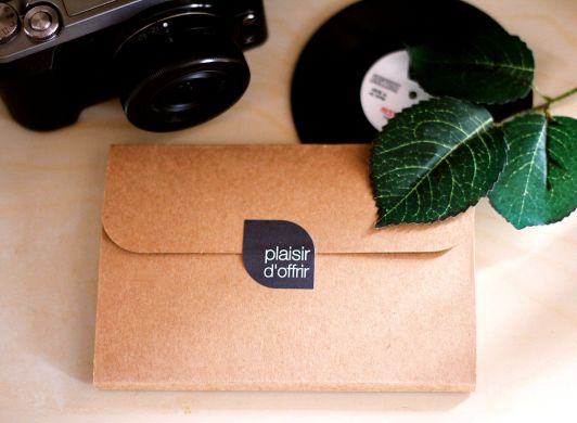 Cada um numa manga de cartão (+ 9.00 €)