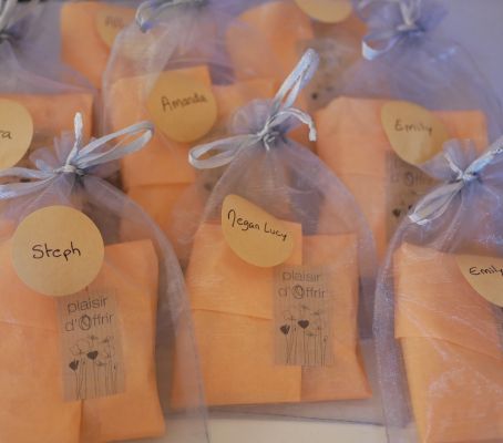 Cada um numa bolsa de organza (+ 2.50 €)