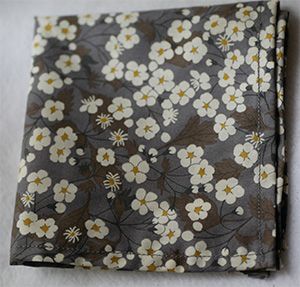 L8-Liberty Mitsi cinzento escuro + bolso quadrado (+ 10.80 €)